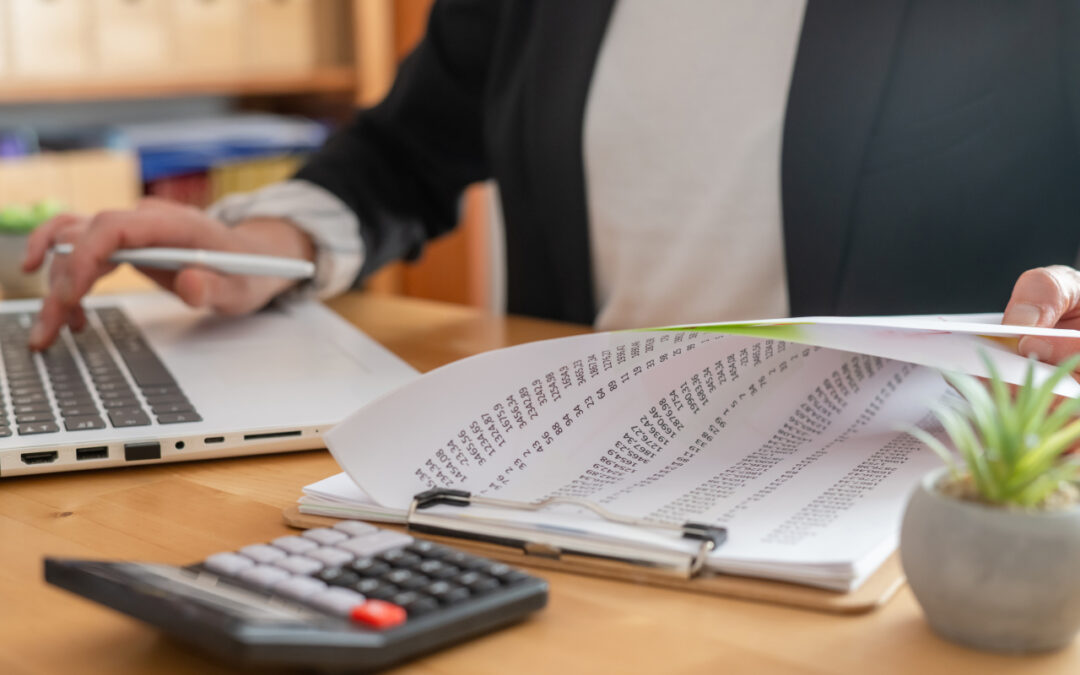 Obieg faktur po wdrożeniu KSeF: jak zaprojektować proces akceptacji, dekretacji i płatności