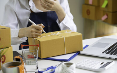 Co wybrać na pierwszy biznes online: dropshipping czy sprzedaż na marketplace?