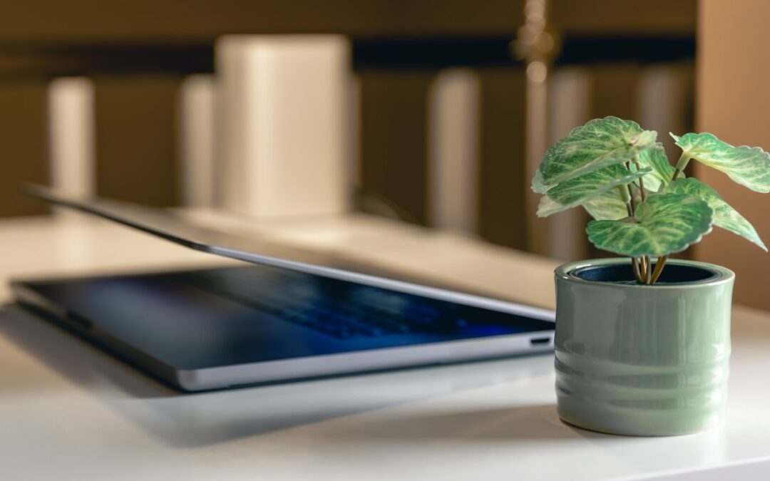 MacBook Air do pracy zdalnej — czy to dobry wybór?