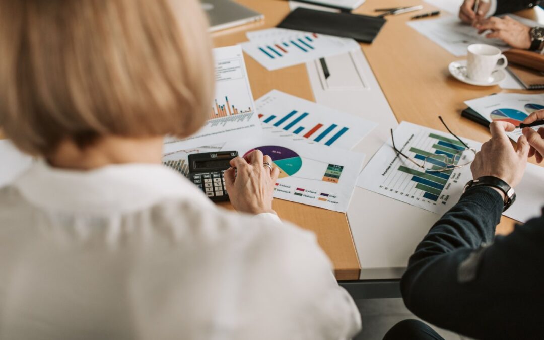 ERP w firmie produkcyjnej. Jak połączyć sprzedaż, magazyn i produkcję?